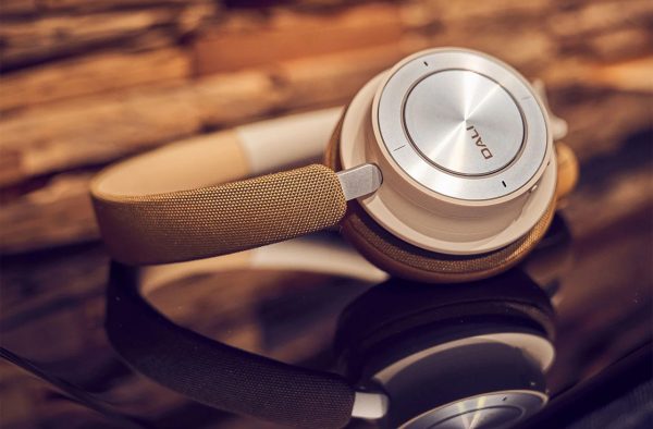Dali IO8 Premium Wireless headphones - Image 3